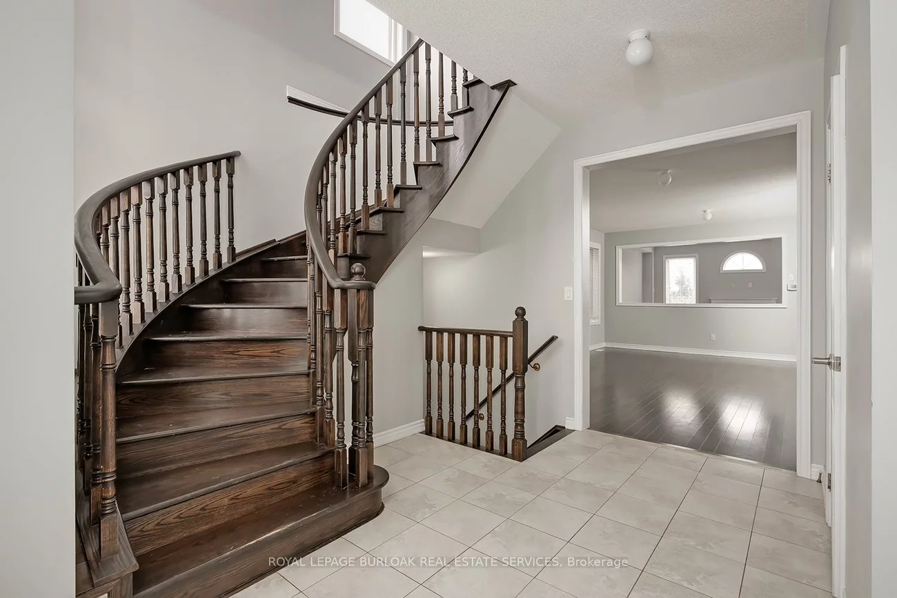 2105, Falling Green, 1019 - WM Westmount, Oakville