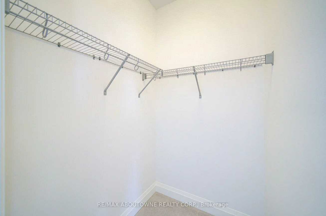 3172, Sixth, 1008 - GO Glenorchy, Oakville