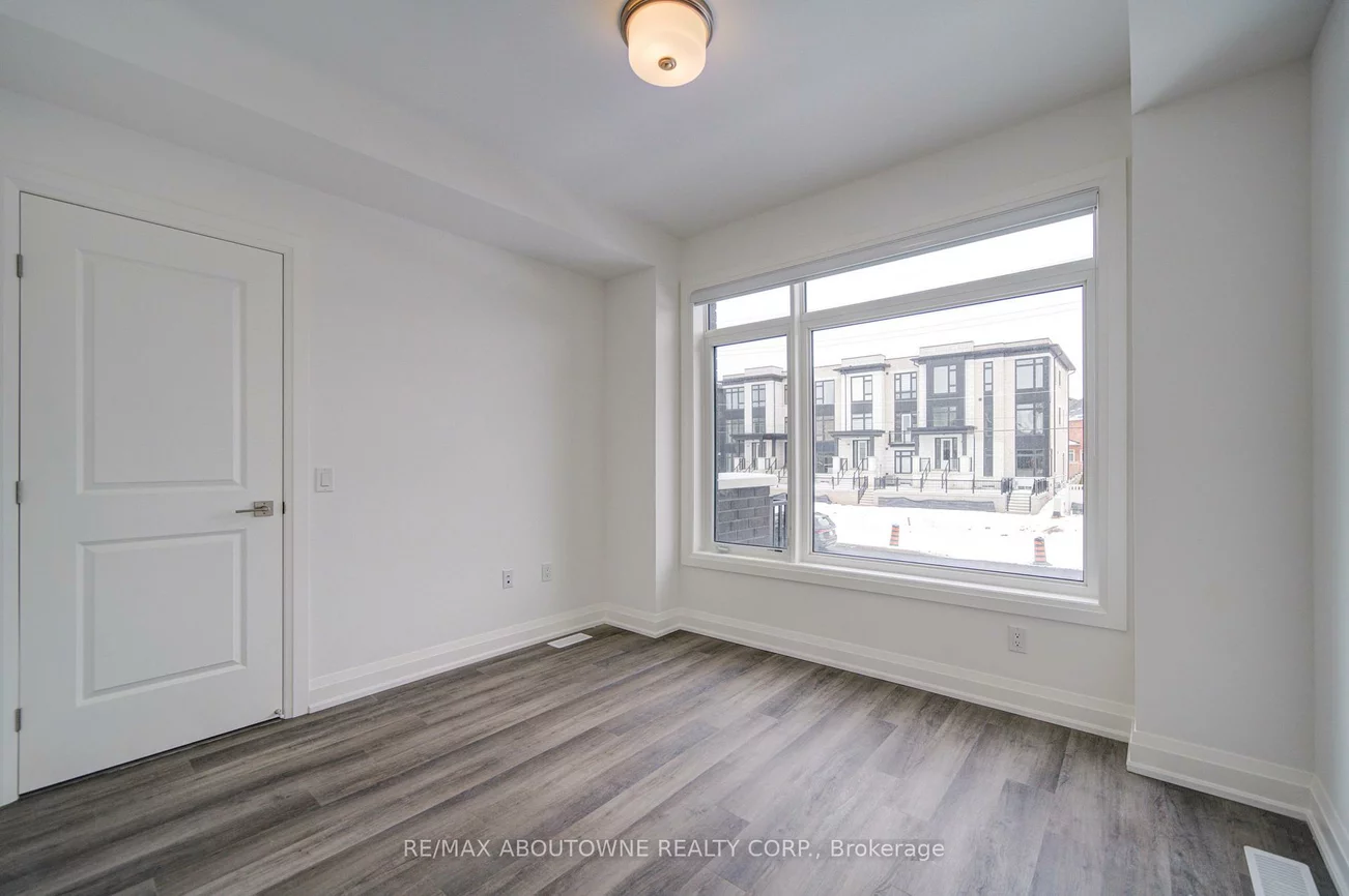 3172, Sixth, 1008 - GO Glenorchy, Oakville