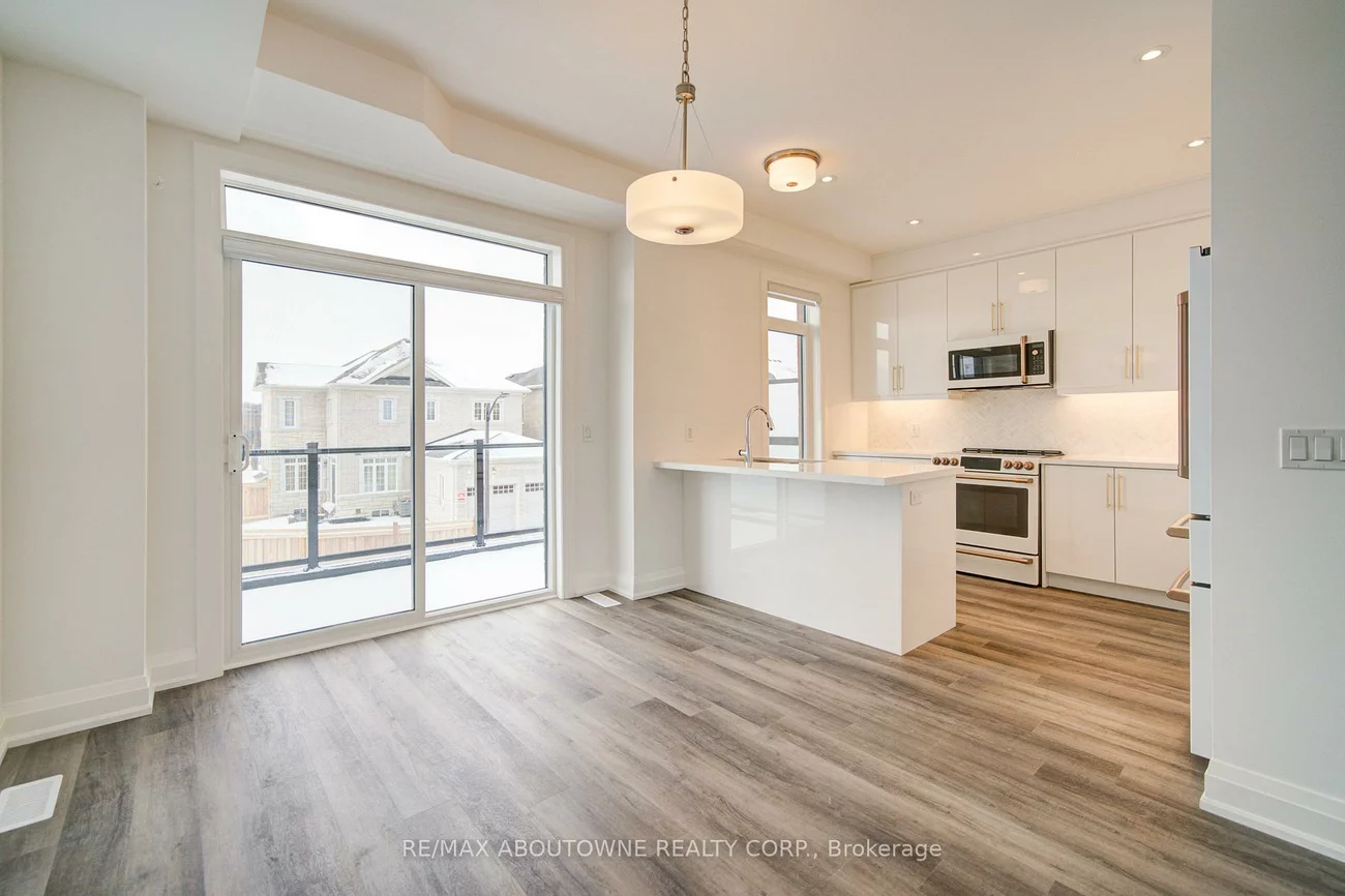 3172, Sixth, 1008 - GO Glenorchy, Oakville