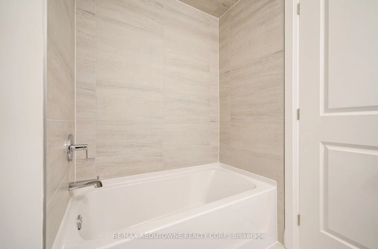 3172, Sixth, 1008 - GO Glenorchy, Oakville