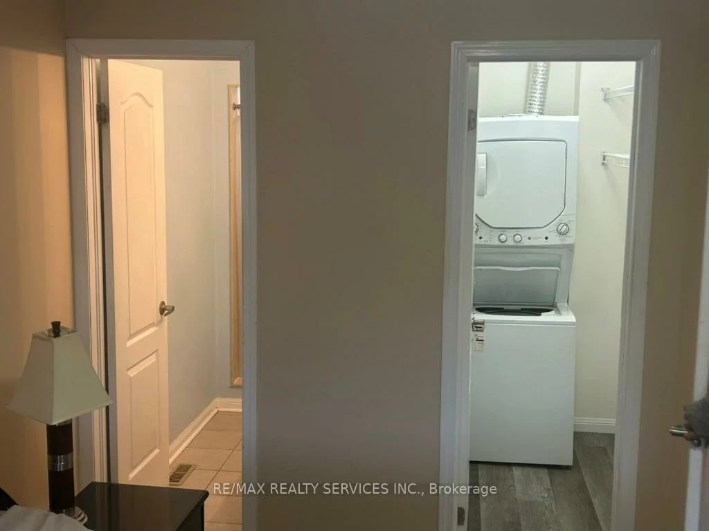 3086, Stornoway, 1000 - BC Bronte Creek, Oakville