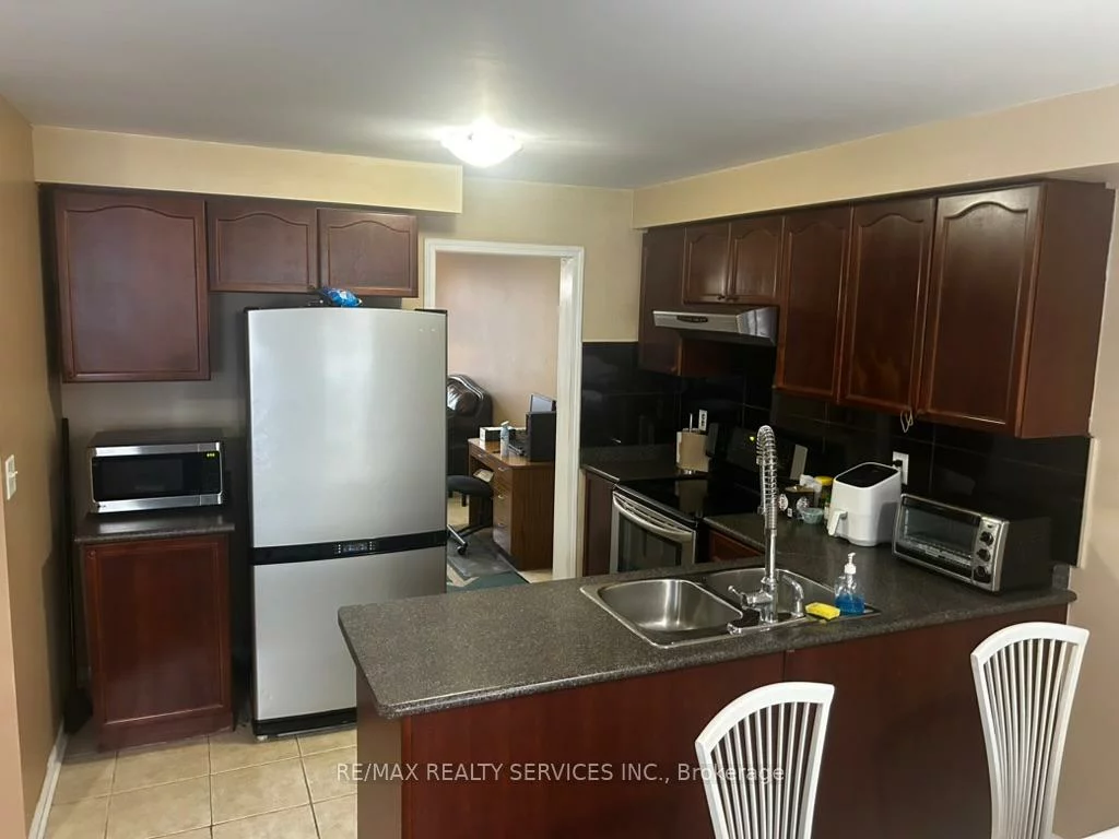 3086, Stornoway, 1000 - BC Bronte Creek, Oakville