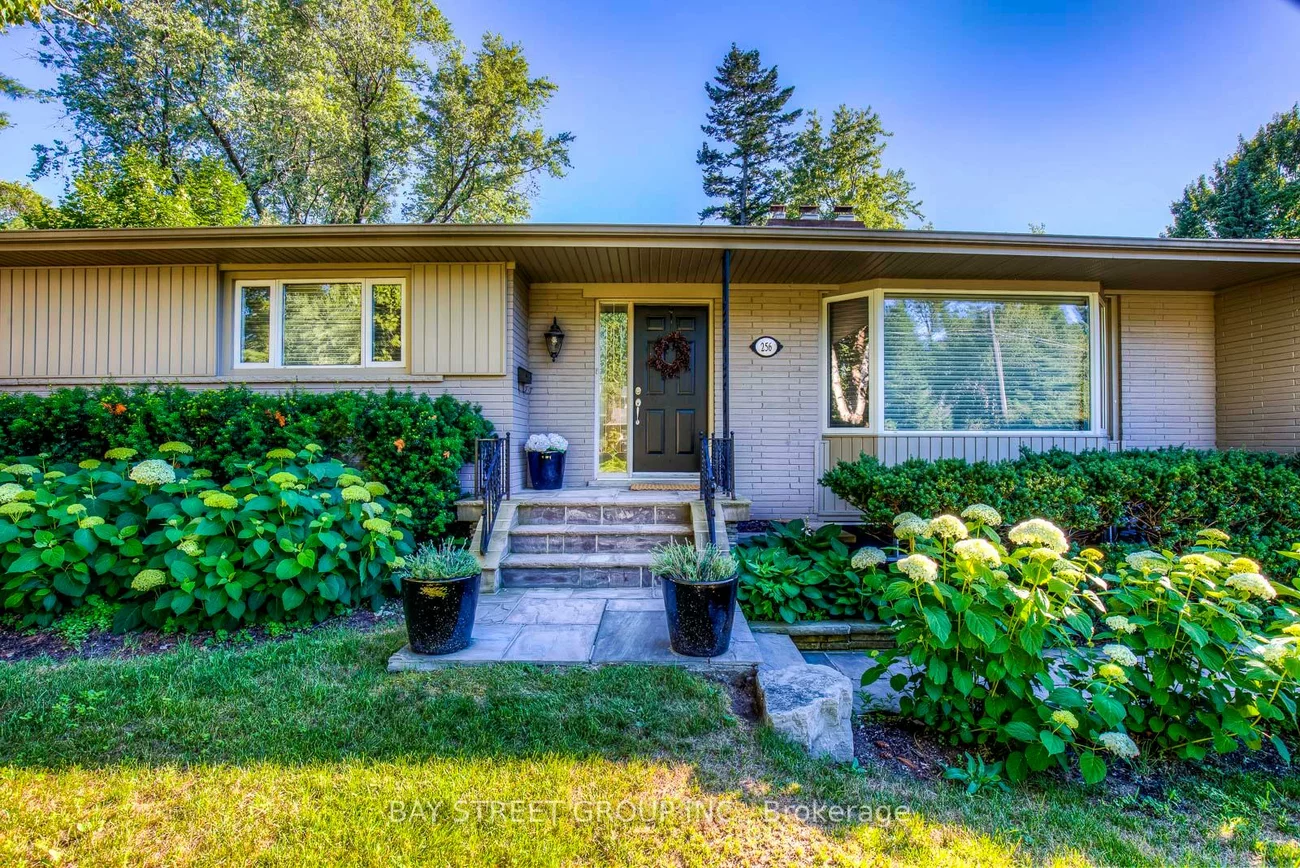 256, Eastcourt, 1006 - FD Ford, Oakville