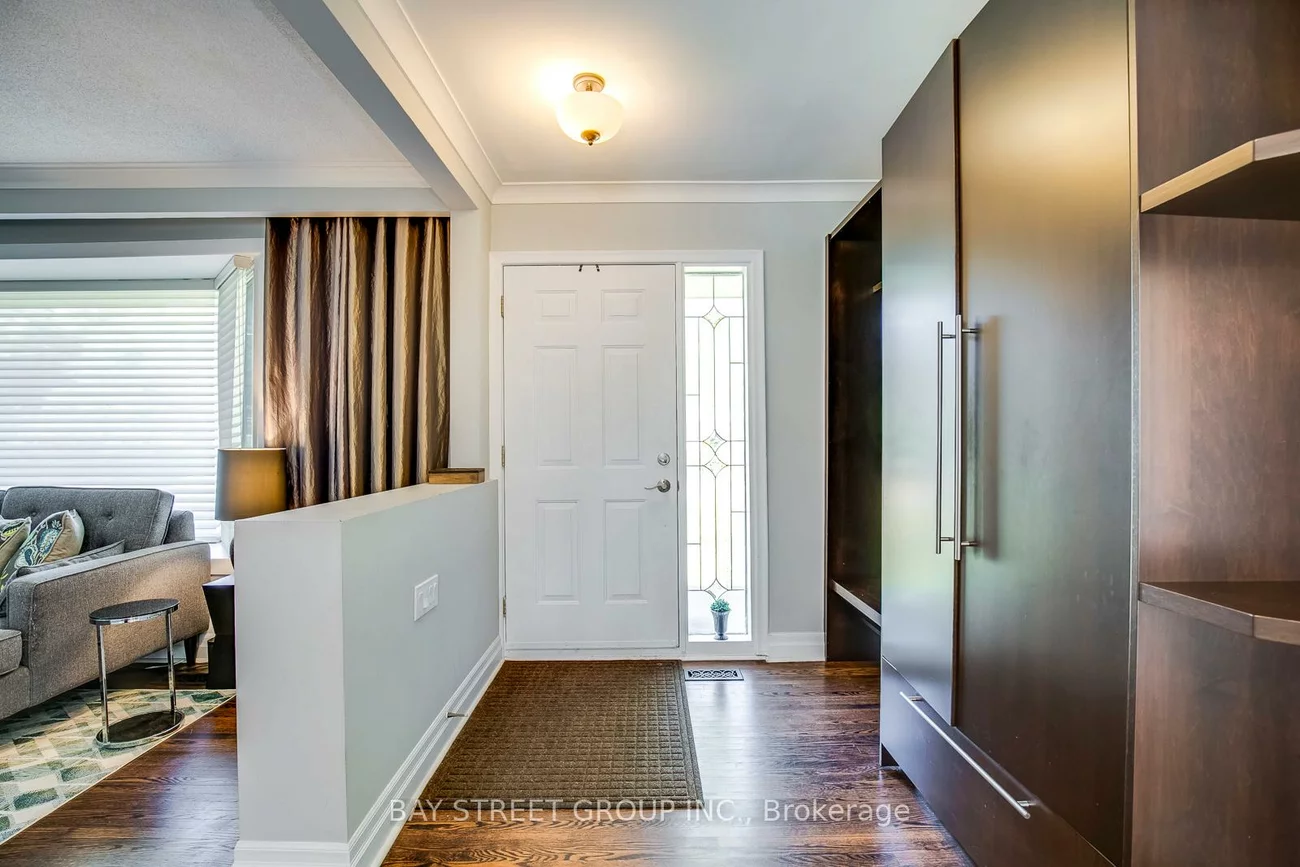 256, Eastcourt, 1006 - FD Ford, Oakville