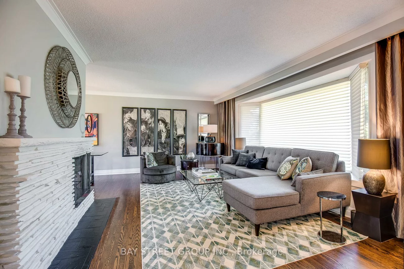 256, Eastcourt, 1006 - FD Ford, Oakville