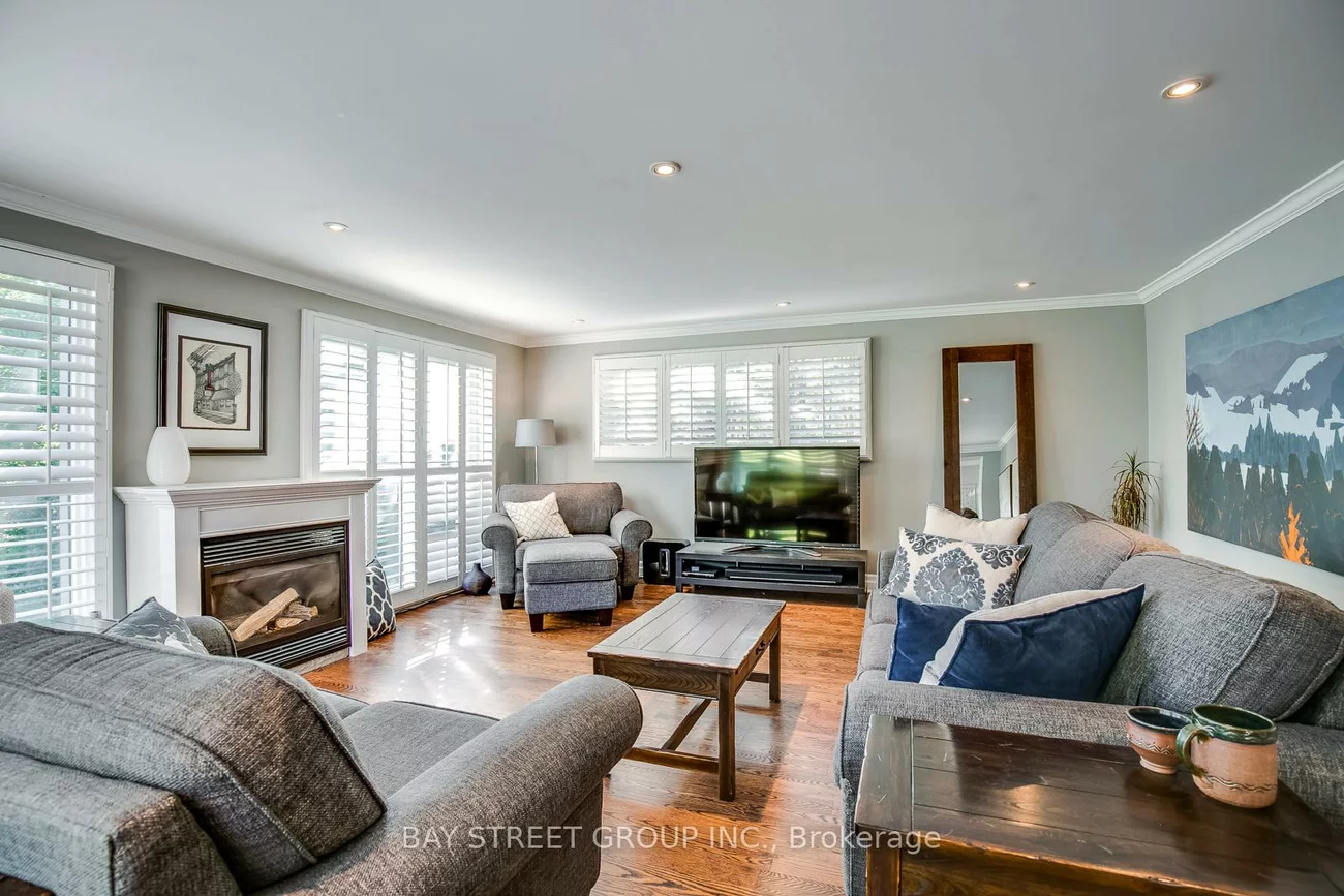 256, Eastcourt, 1006 - FD Ford, Oakville