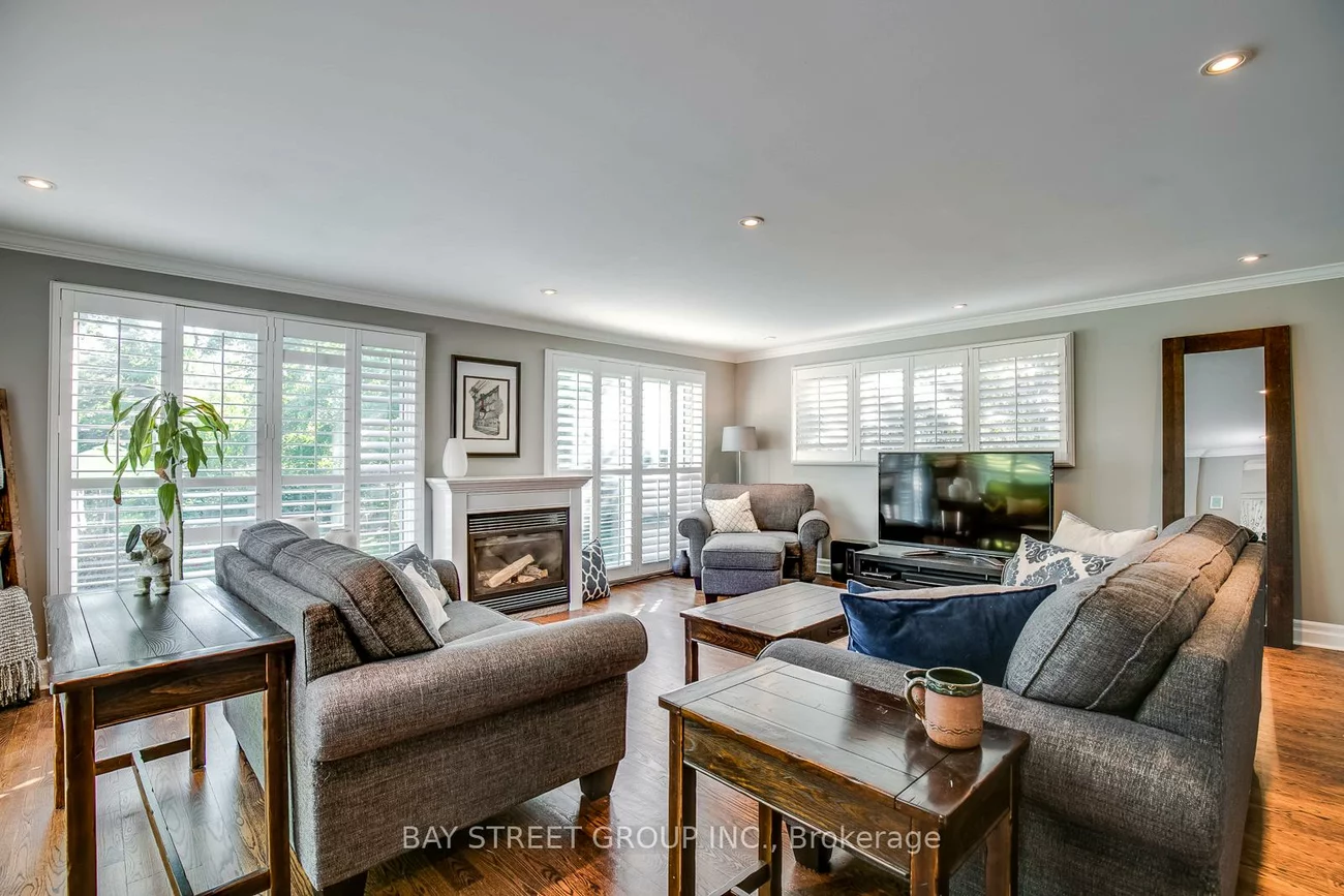 256, Eastcourt, 1006 - FD Ford, Oakville