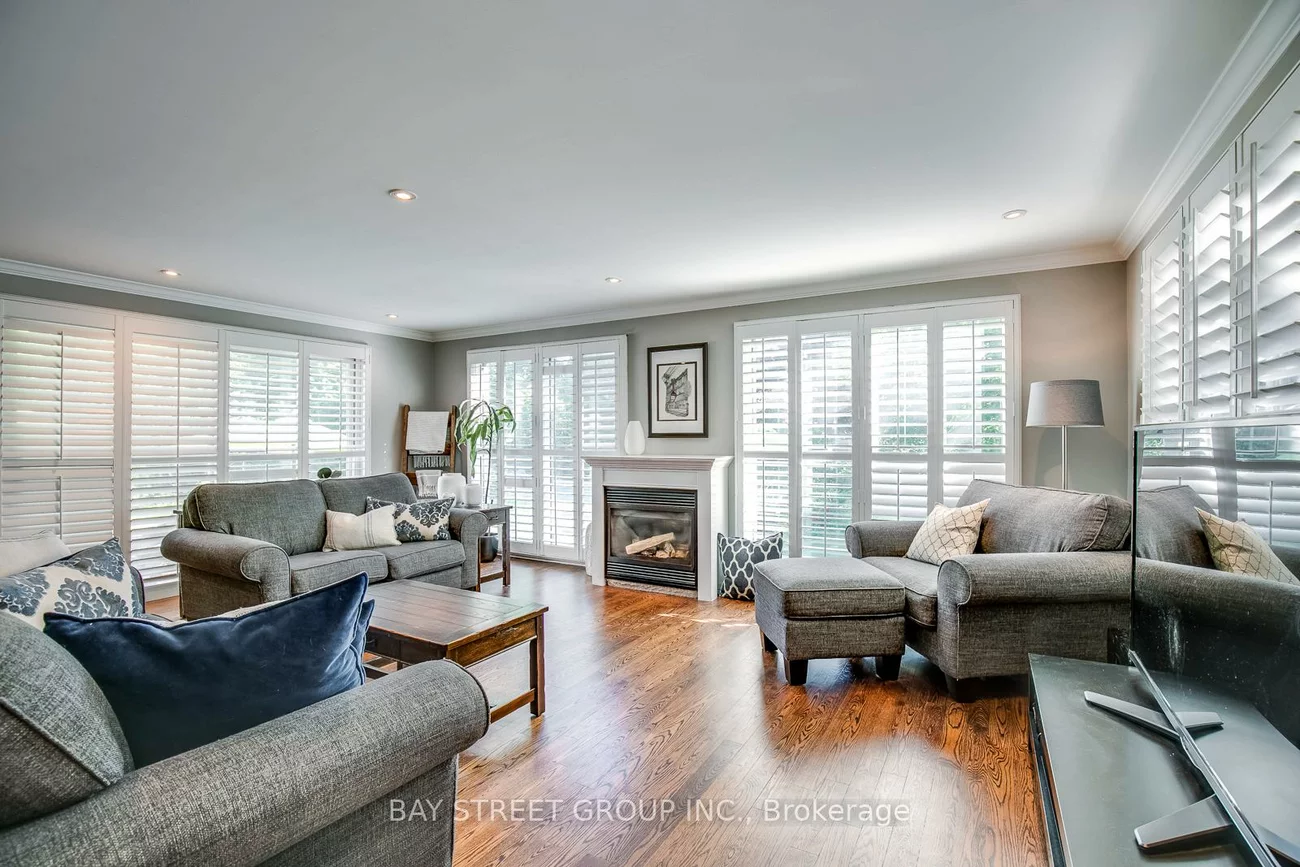 256, Eastcourt, 1006 - FD Ford, Oakville