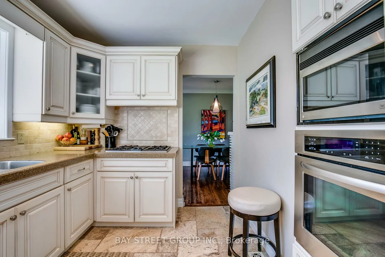 256, Eastcourt, 1006 - FD Ford, Oakville