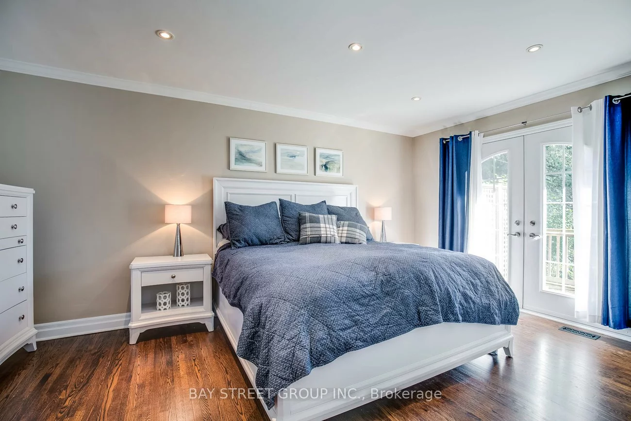 256, Eastcourt, 1006 - FD Ford, Oakville