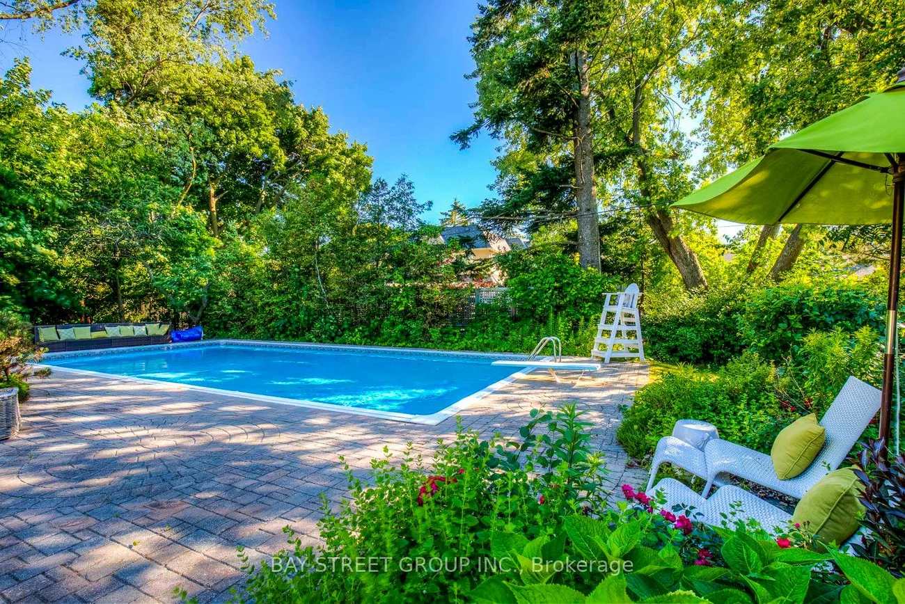 256, Eastcourt, 1006 - FD Ford, Oakville