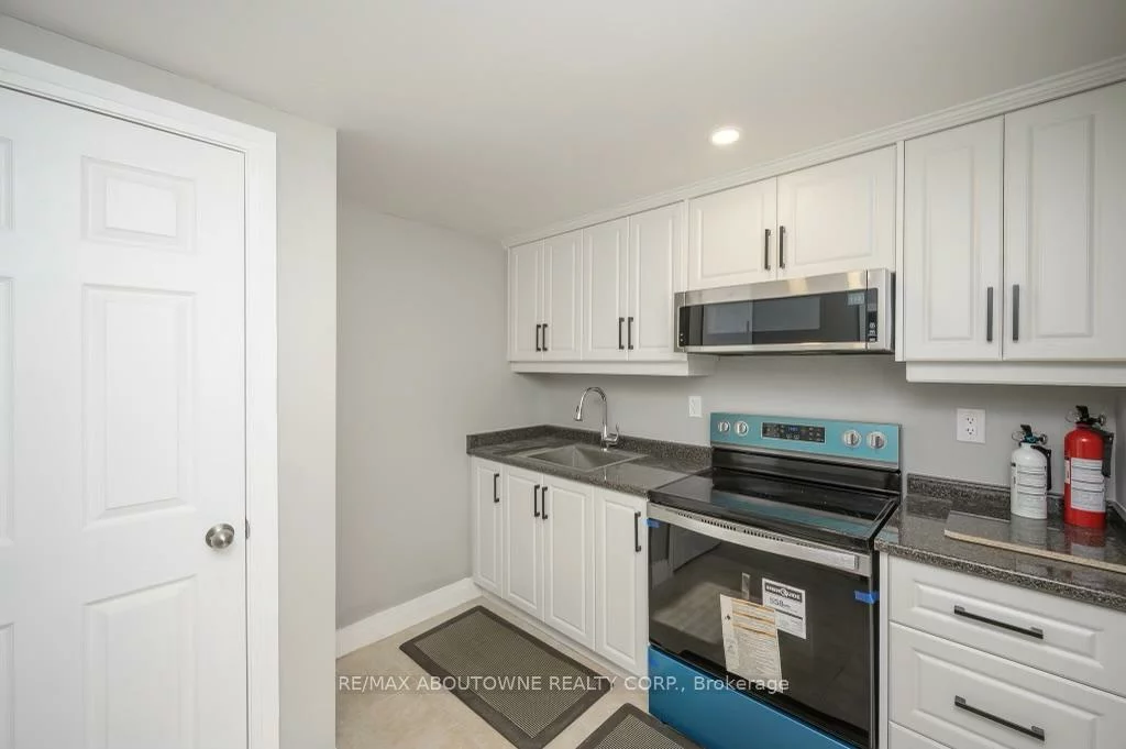 2444, WOBURN, 1020 - WO West, Oakville