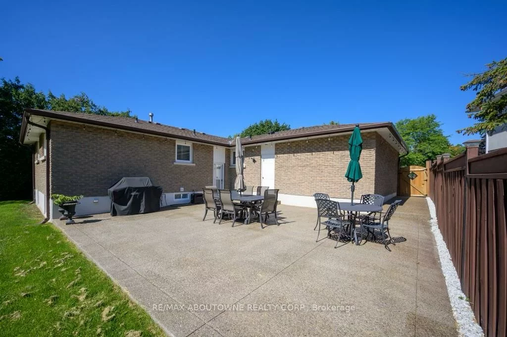 2444, WOBURN, 1020 - WO West, Oakville