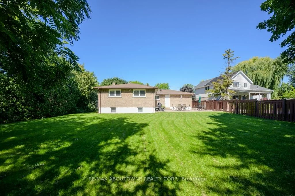2444, WOBURN, 1020 - WO West, Oakville