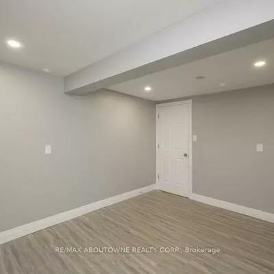 2444, WOBURN, 1020 - WO West, Oakville