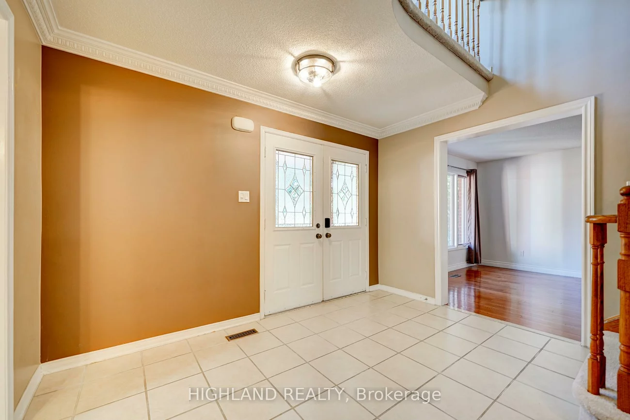 2070, Castlefield, 1015 - RO River Oaks, Oakville