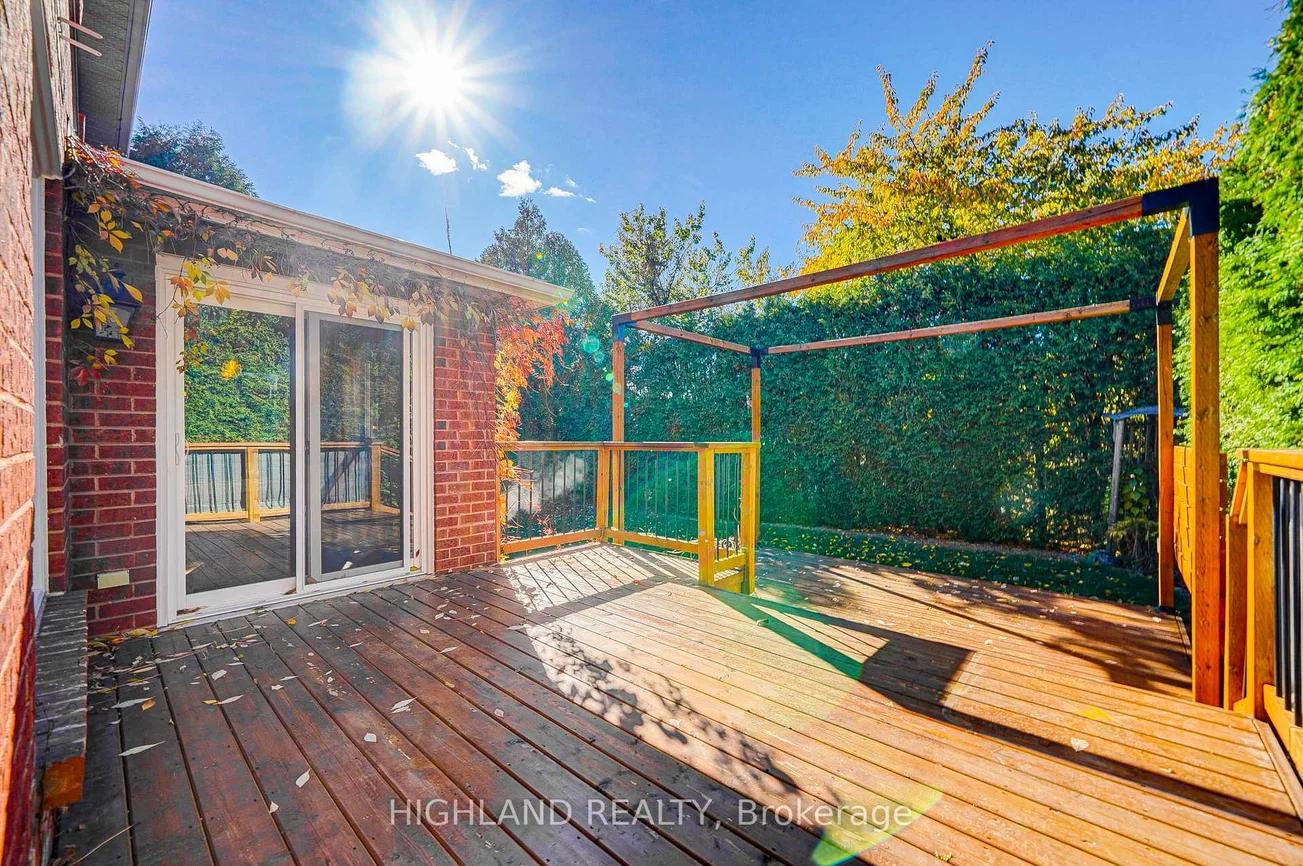 2070, Castlefield, 1015 - RO River Oaks, Oakville