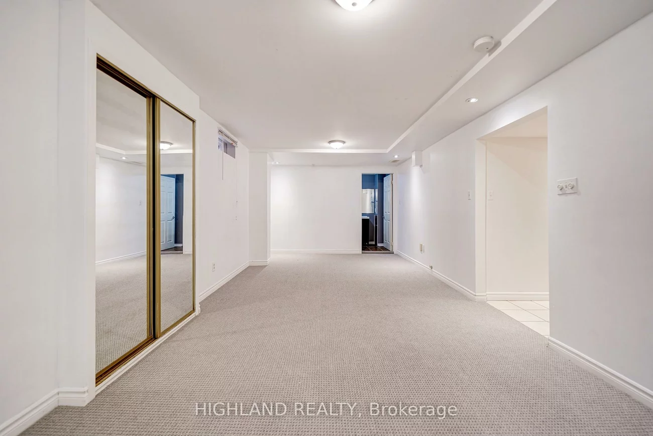 2070, Castlefield, 1015 - RO River Oaks, Oakville