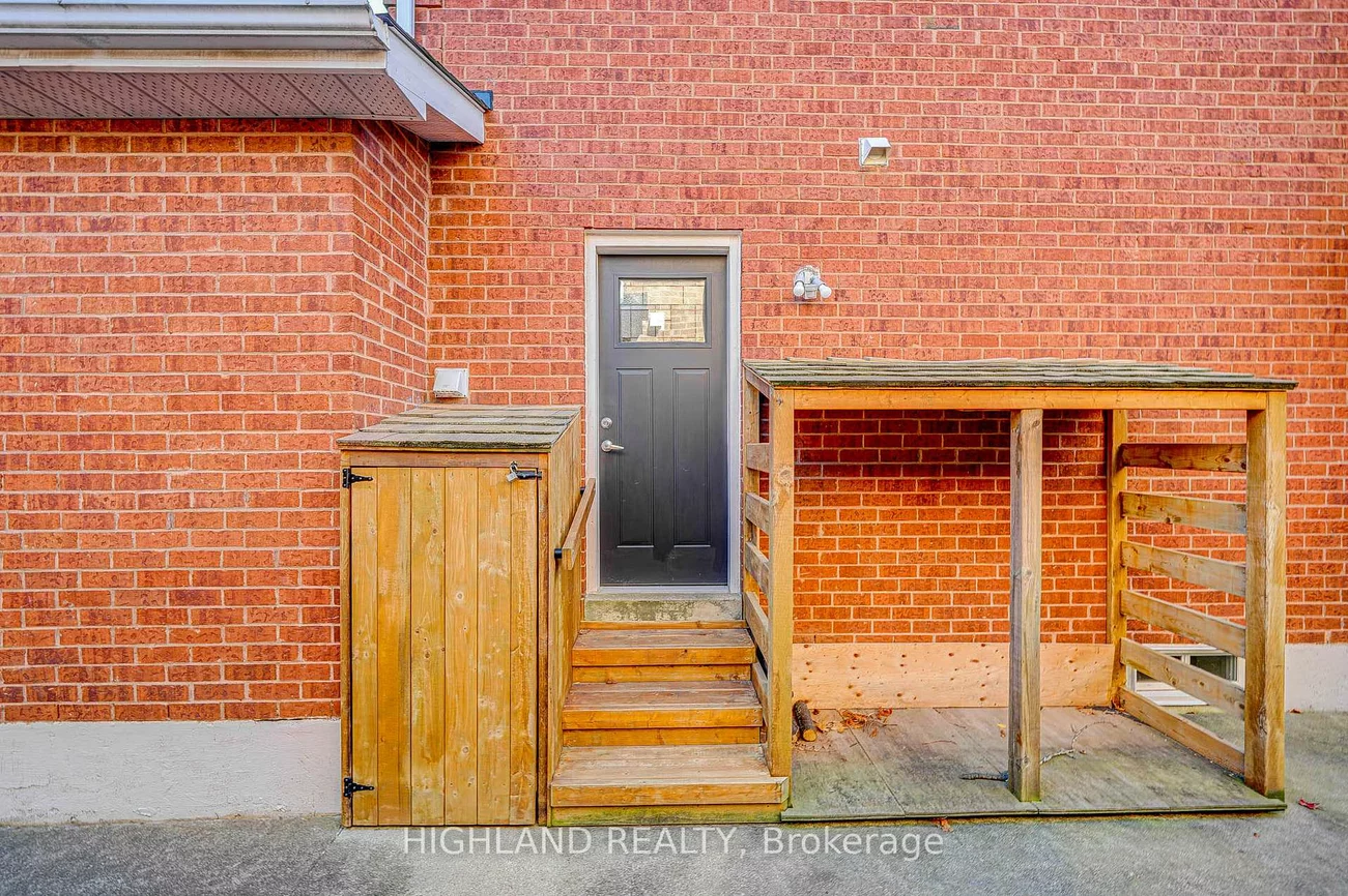 2070, Castlefield, 1015 - RO River Oaks, Oakville