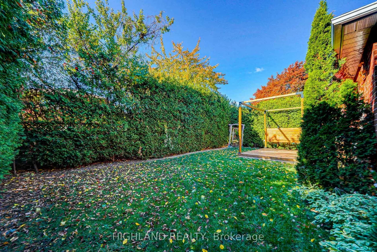 2070, Castlefield, 1015 - RO River Oaks, Oakville