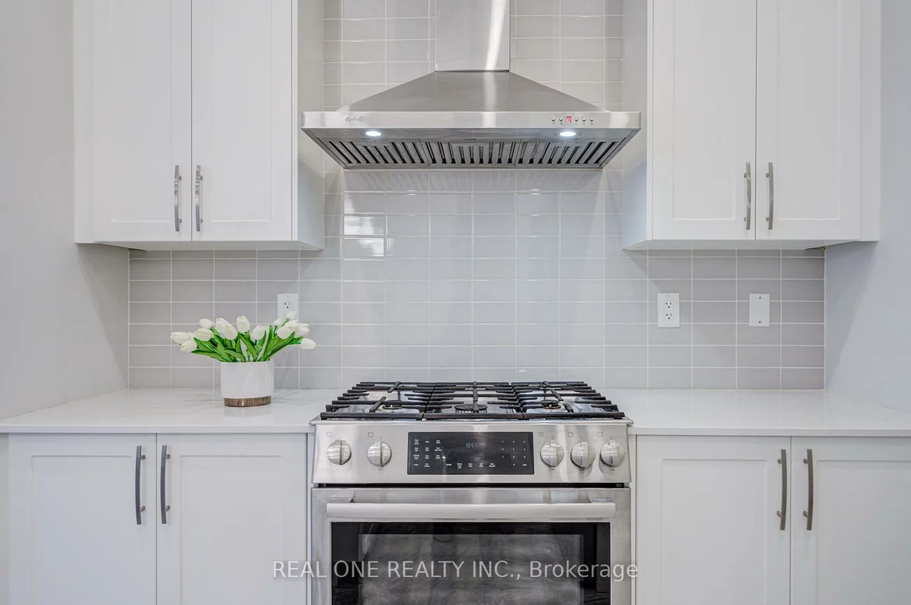 2440, Edward Leaver, 1007 - GA Glen Abbey, Oakville