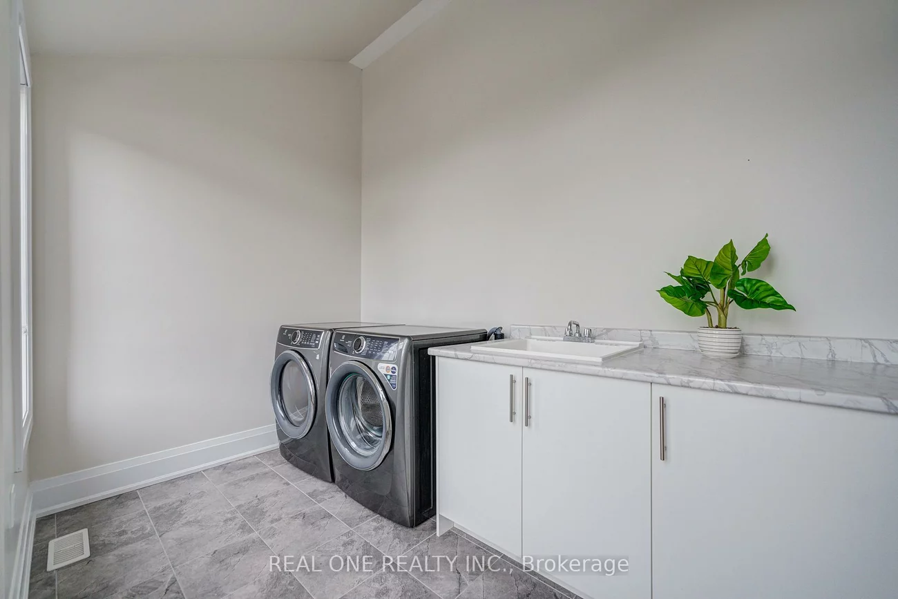 2440, Edward Leaver, 1007 - GA Glen Abbey, Oakville