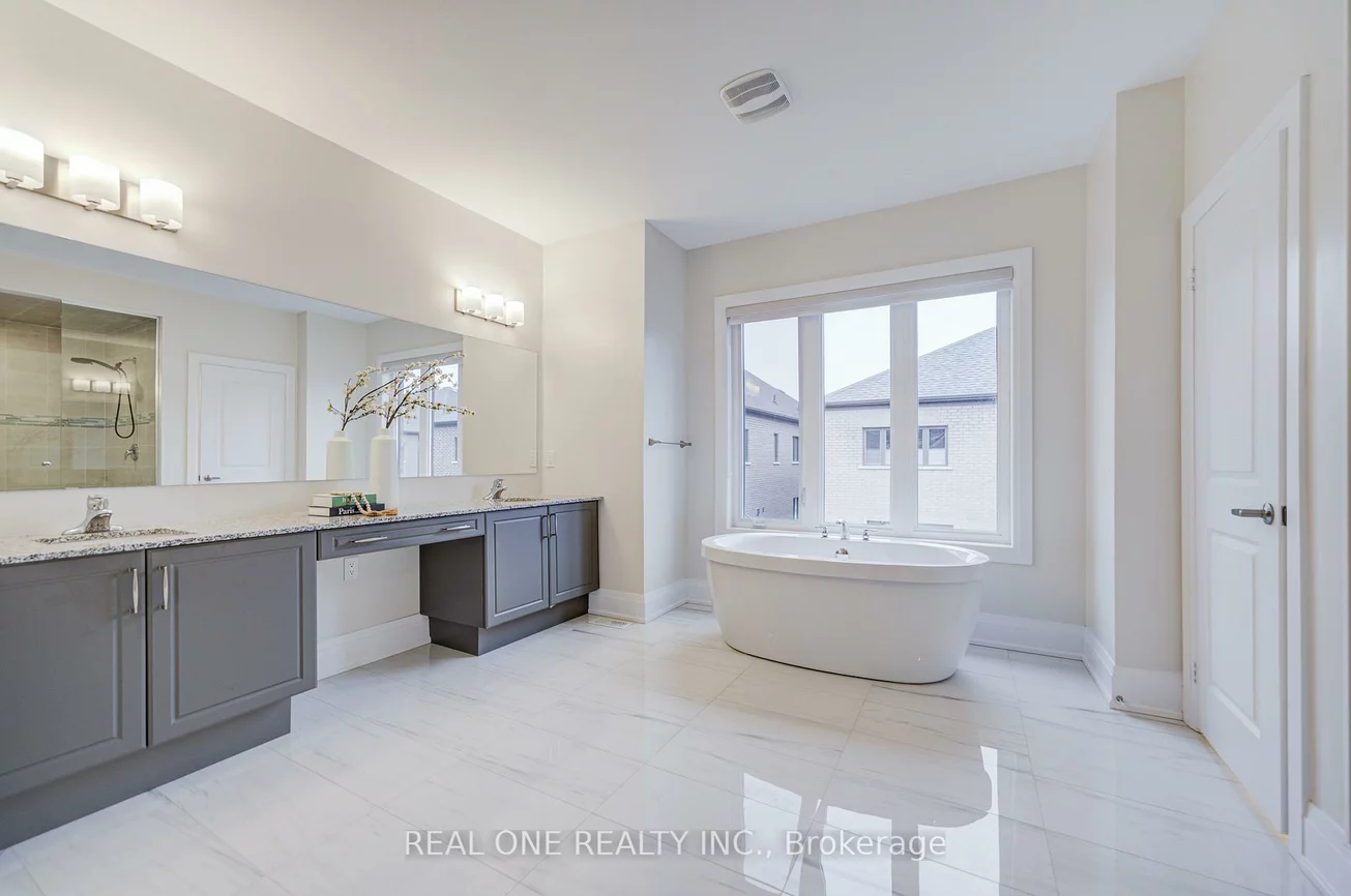 2440, Edward Leaver, 1007 - GA Glen Abbey, Oakville