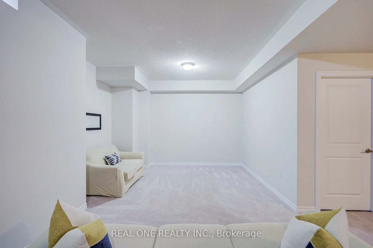 2440, Edward Leaver, 1007 - GA Glen Abbey, Oakville