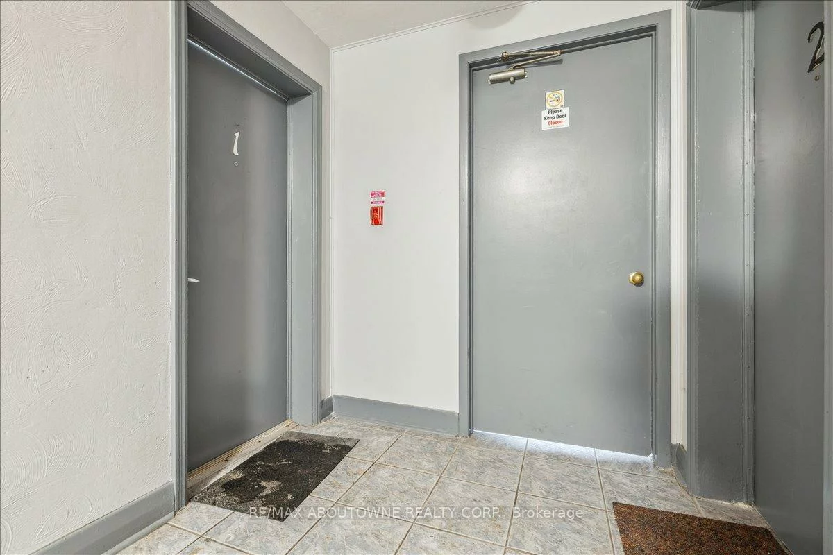 1023, Churchill, 1003 - CP College Park, Oakville