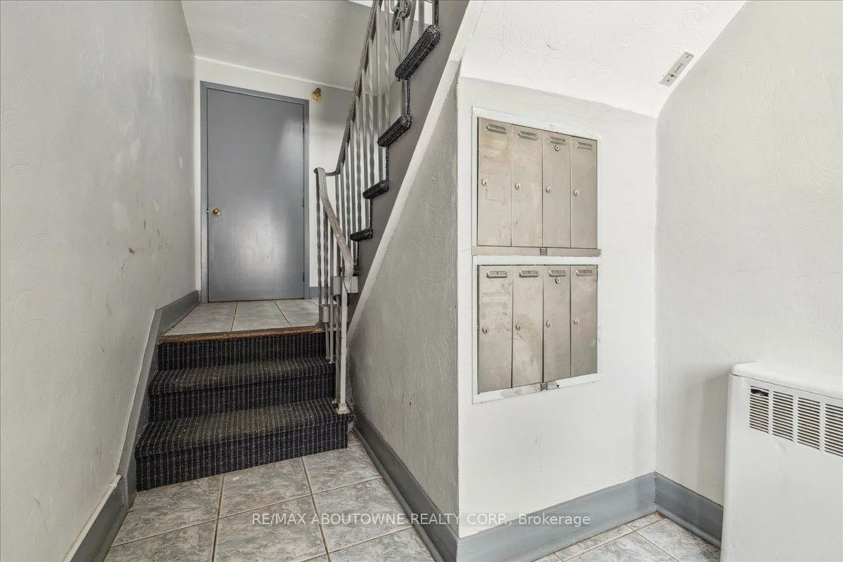 1023, Churchill, 1003 - CP College Park, Oakville