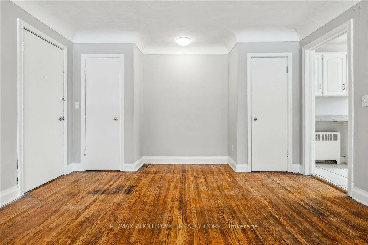 1023, Churchill, 1003 - CP College Park, Oakville