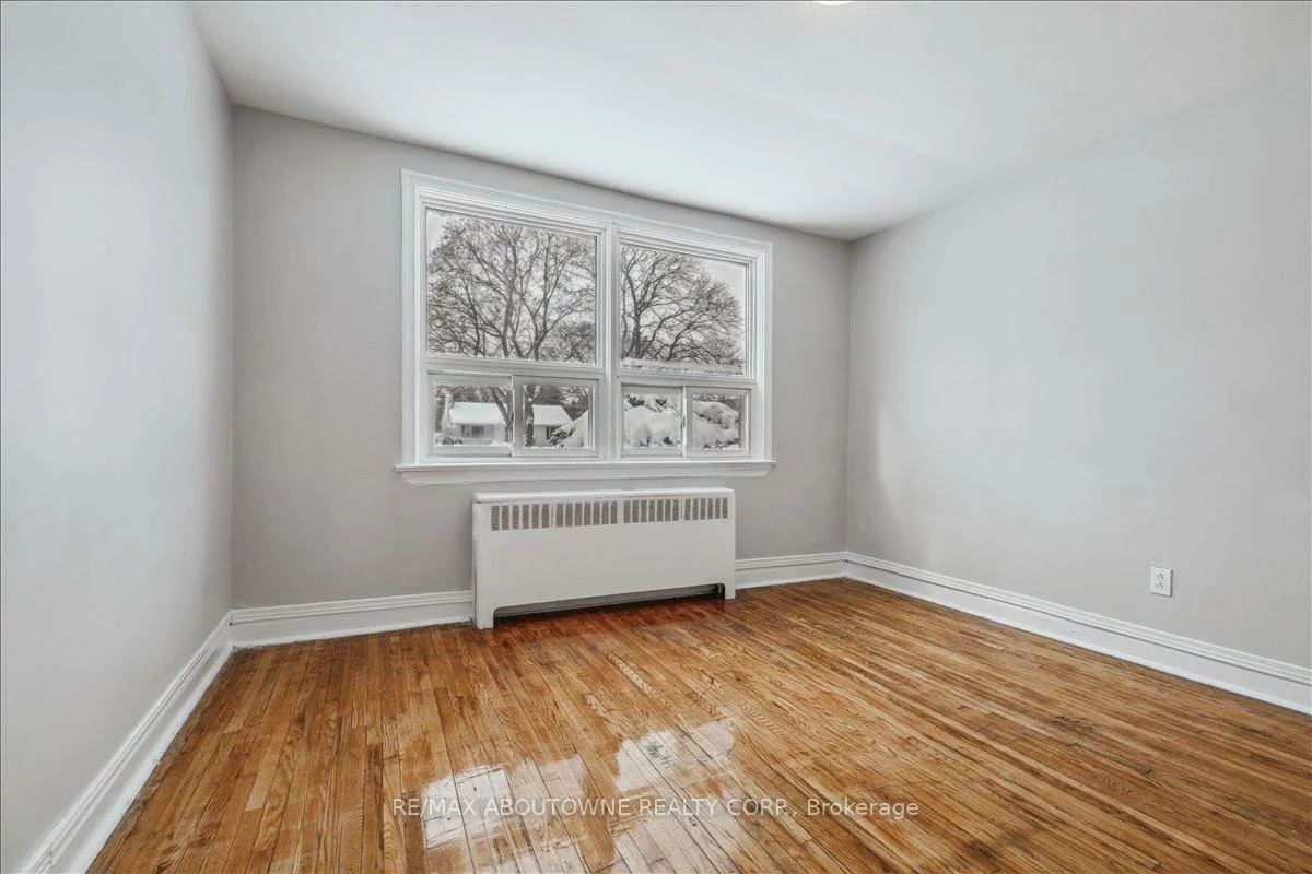 1023, Churchill, 1003 - CP College Park, Oakville