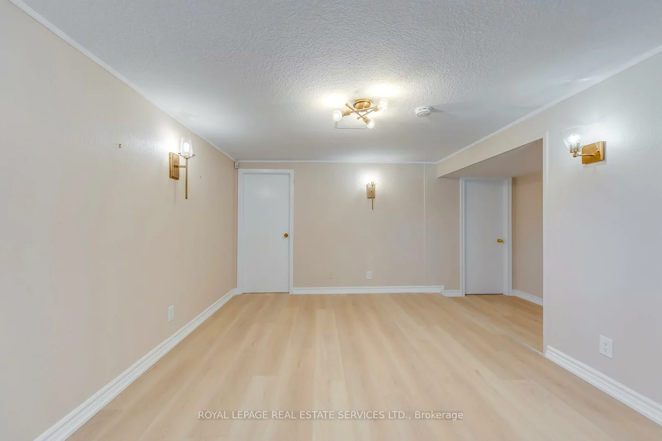 383, Wentworth, 1020 - WO West, Oakville