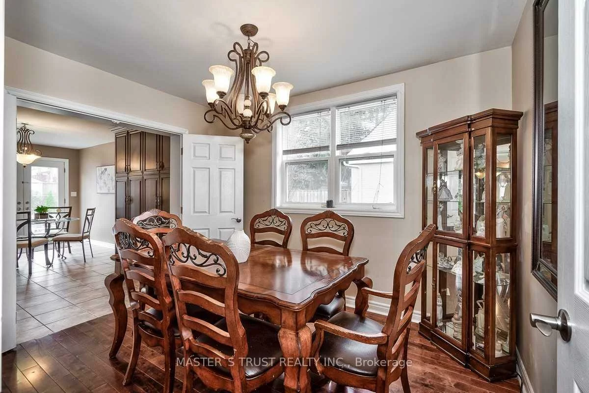 262, Queen Mary, 1002 - CO Central, Oakville