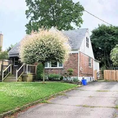 262, Queen Mary, 1002 - CO Central, Oakville