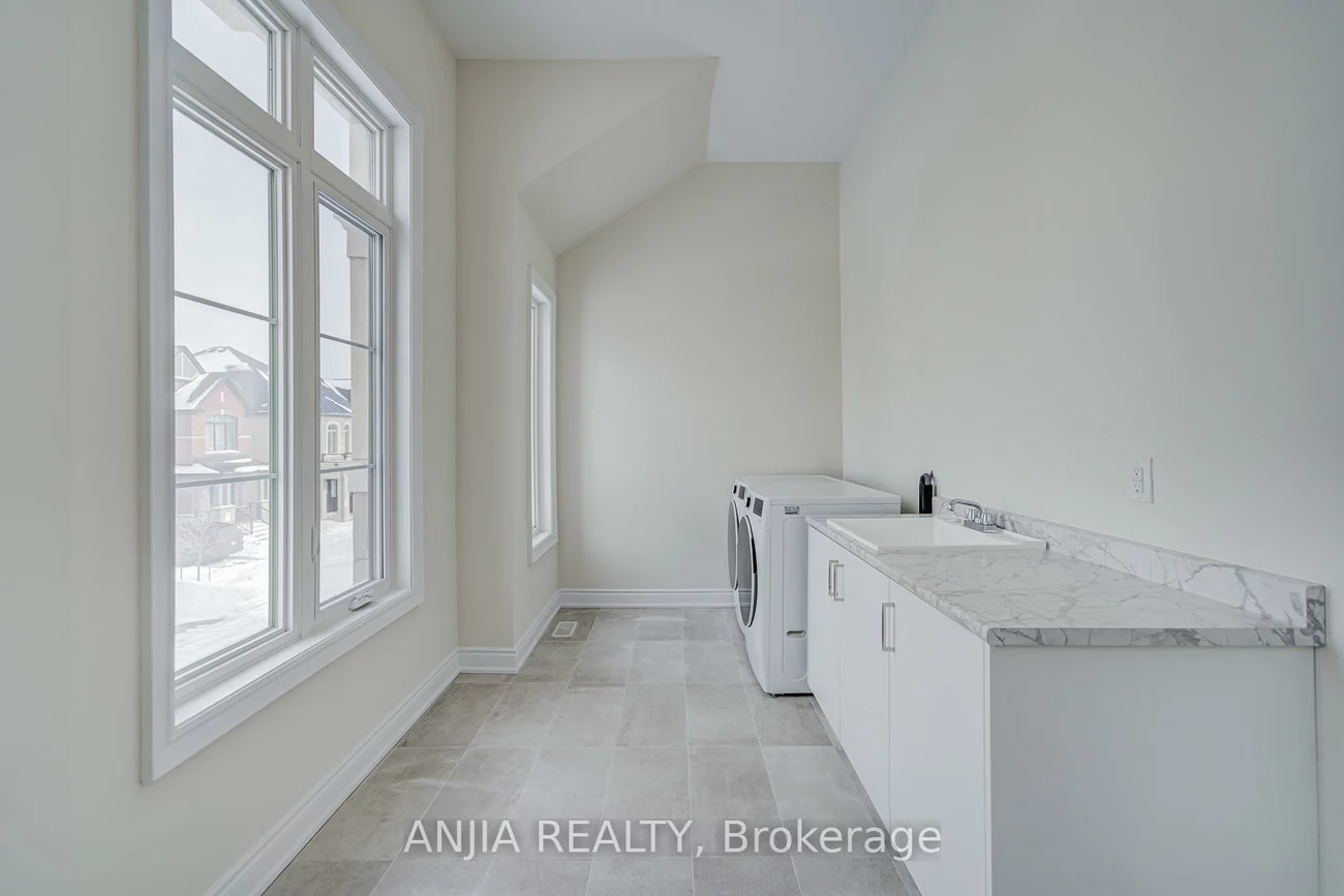 3428, Mosley, 1008 - GO Glenorchy, Oakville