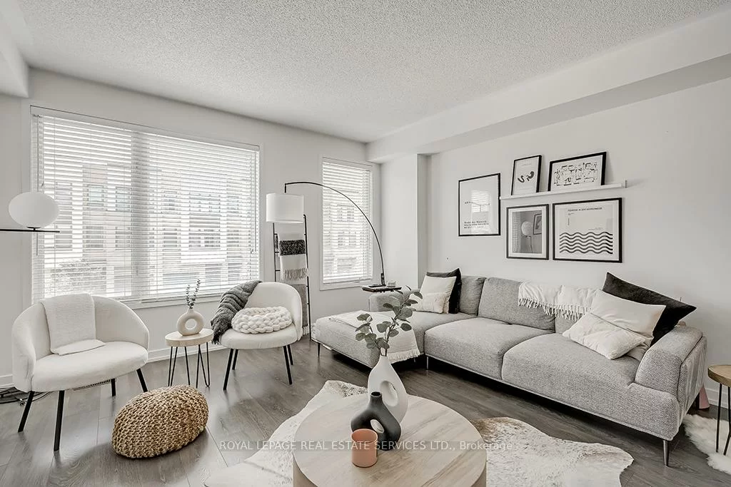 218, Huguenot, 1008 - GO Glenorchy, Oakville