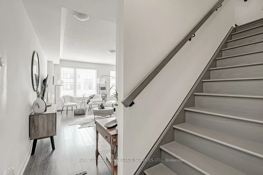 218, Huguenot, 1008 - GO Glenorchy, Oakville