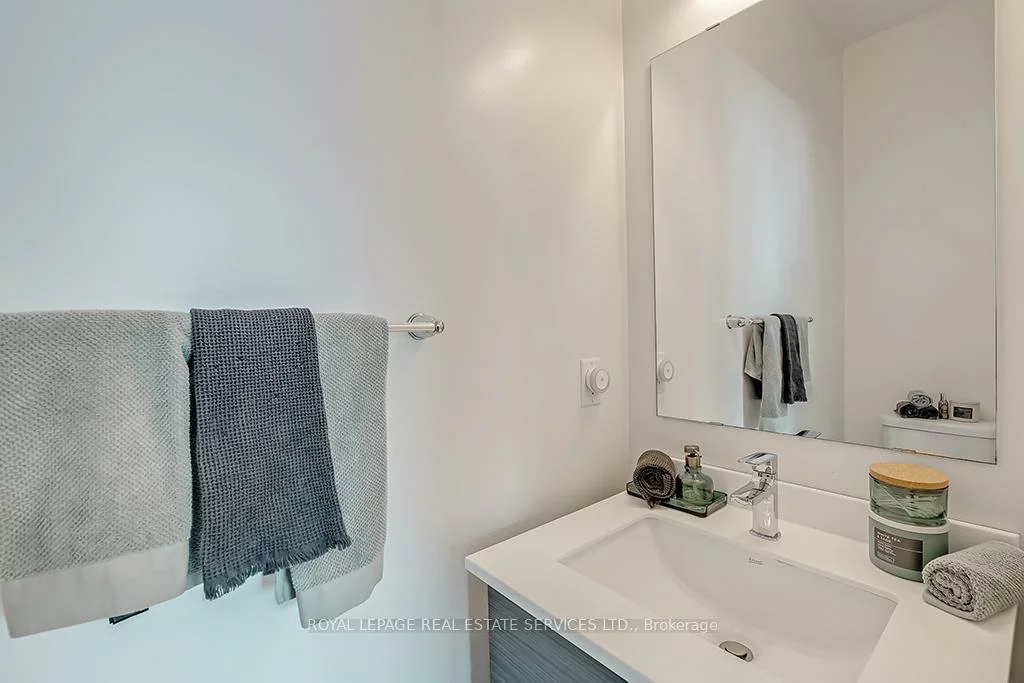 218, Huguenot, 1008 - GO Glenorchy, Oakville