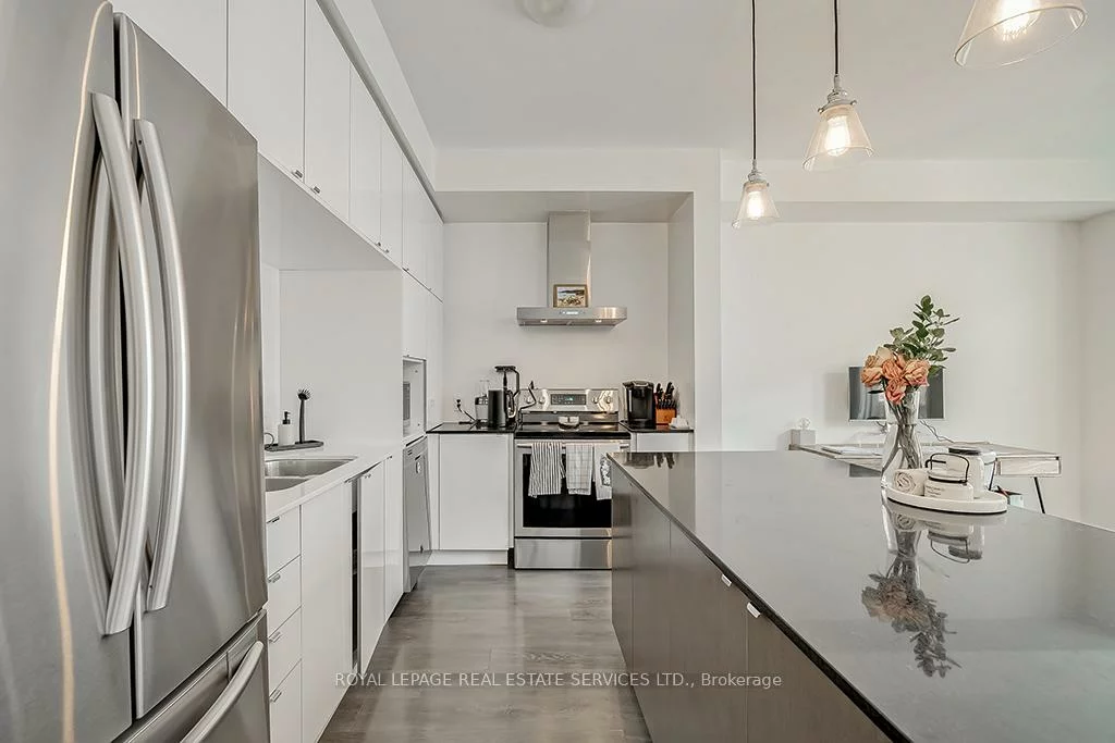 218, Huguenot, 1008 - GO Glenorchy, Oakville