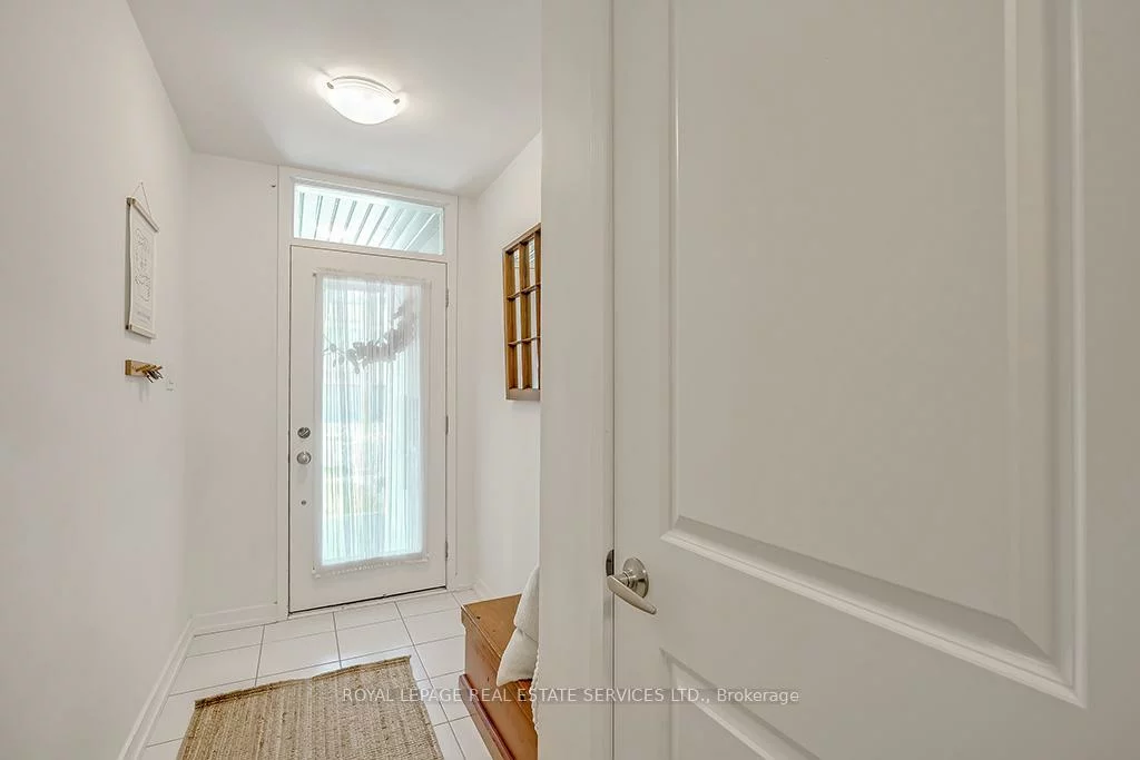 218, Huguenot, 1008 - GO Glenorchy, Oakville