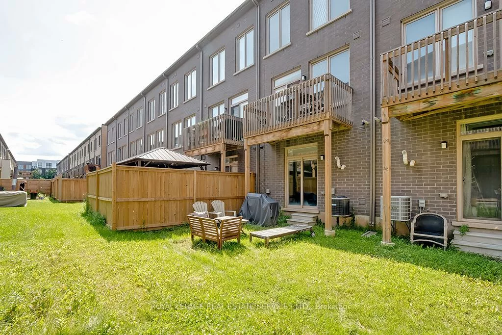 218, Huguenot, 1008 - GO Glenorchy, Oakville