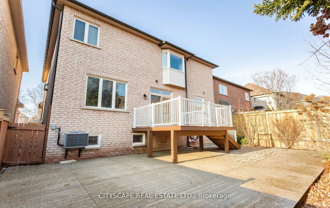 3322, Raspberry Bush, 1001 - BR Bronte, Oakville