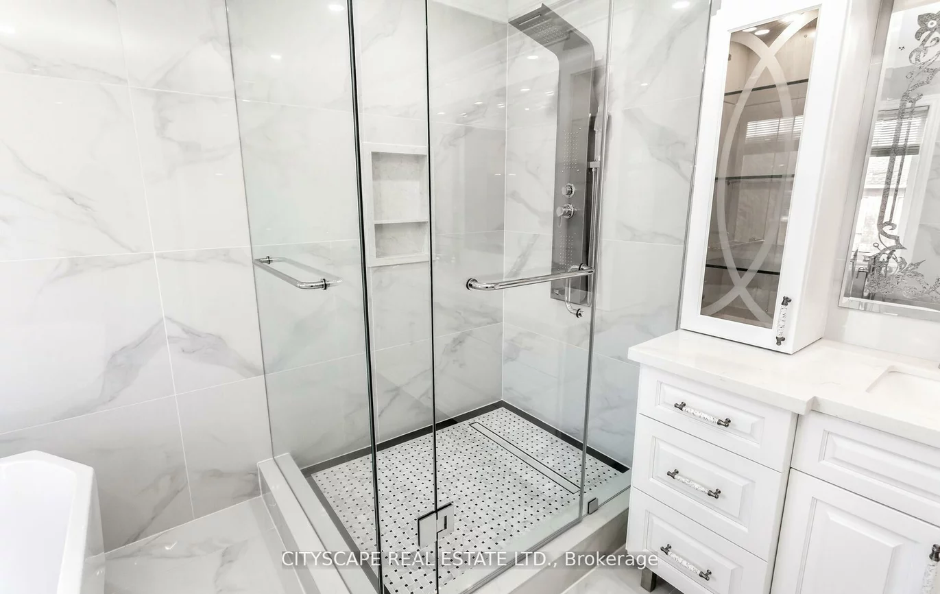 3322, Raspberry Bush, 1001 - BR Bronte, Oakville