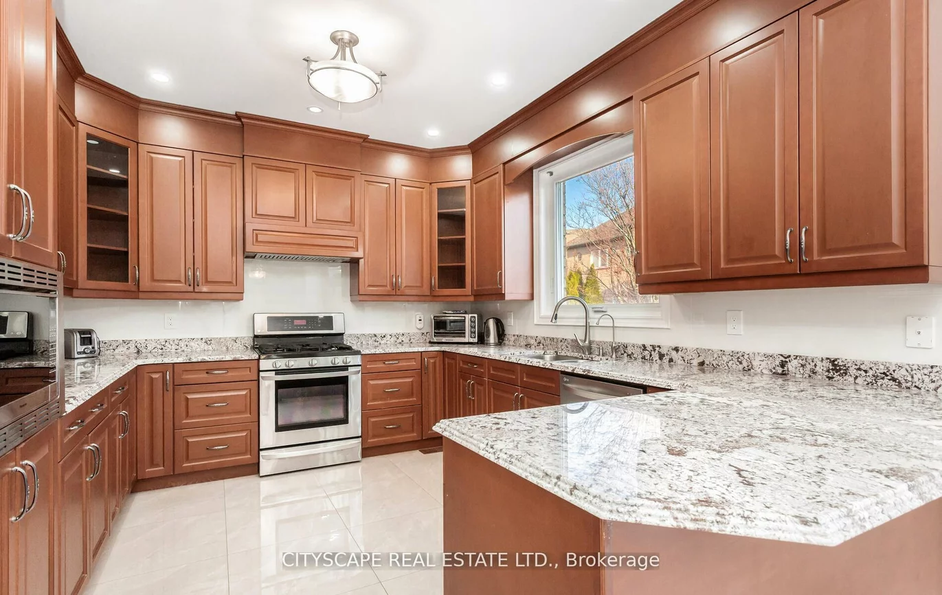 3322, Raspberry Bush, 1001 - BR Bronte, Oakville