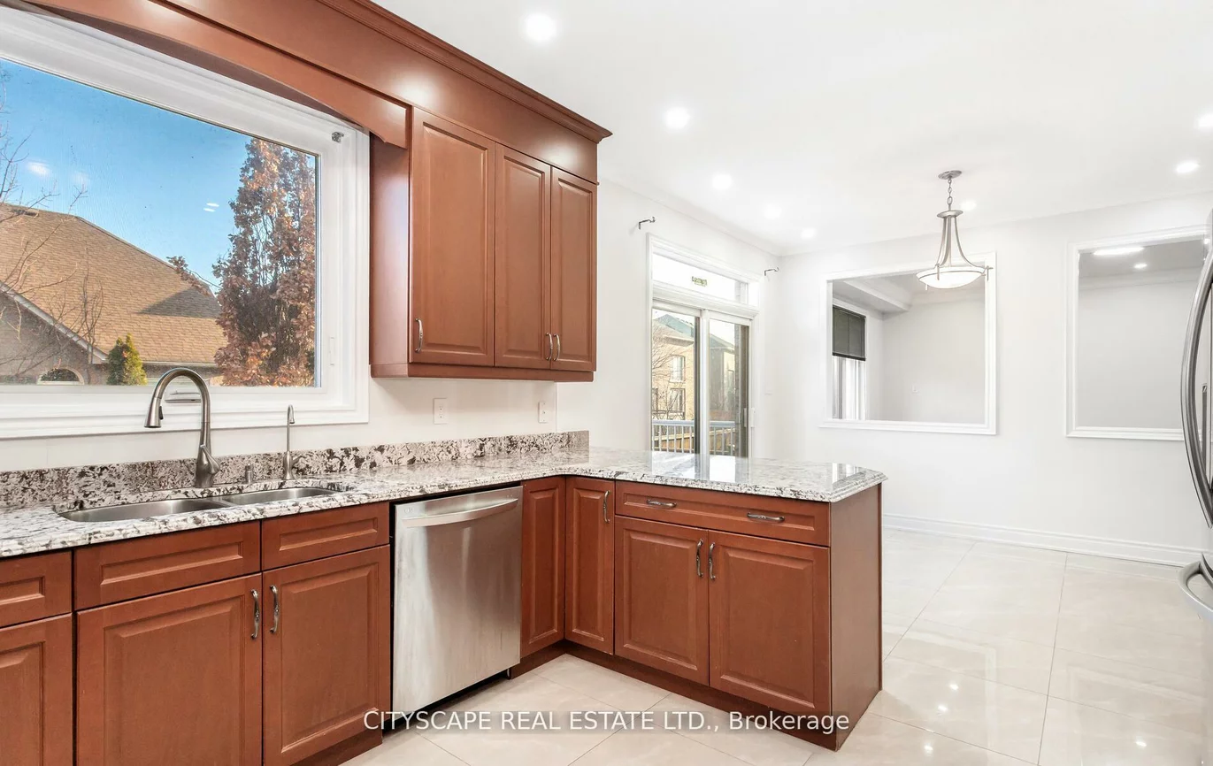 3322, Raspberry Bush, 1001 - BR Bronte, Oakville