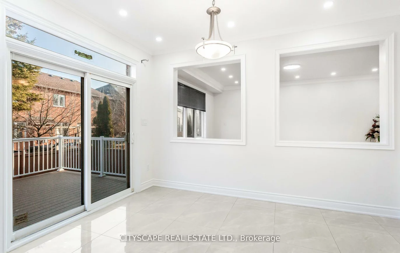 3322, Raspberry Bush, 1001 - BR Bronte, Oakville