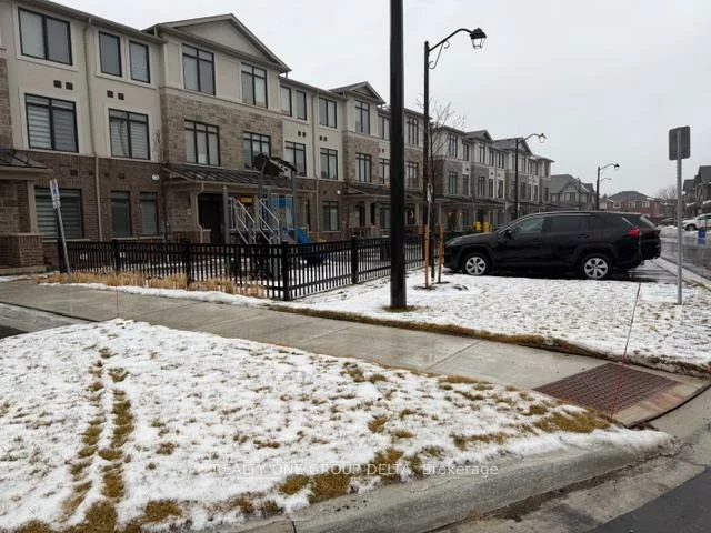 2180, Postmaster, 1019 - WM Westmount, Oakville