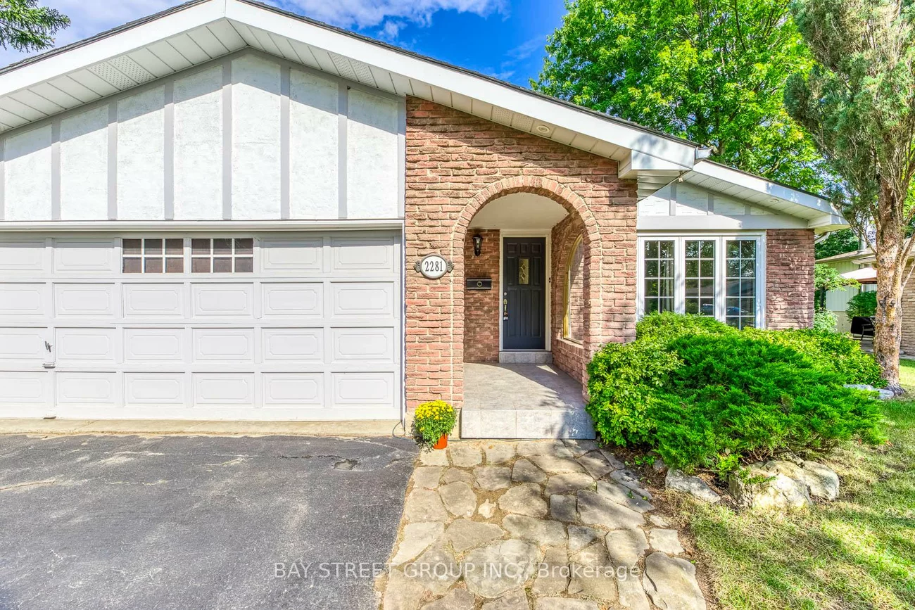 2281, Devon, 1006 - FD Ford, Oakville